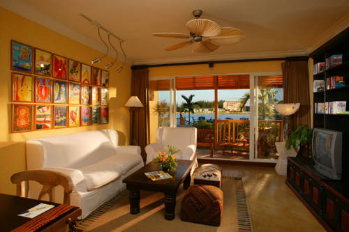 Pelican Bay Resort suite